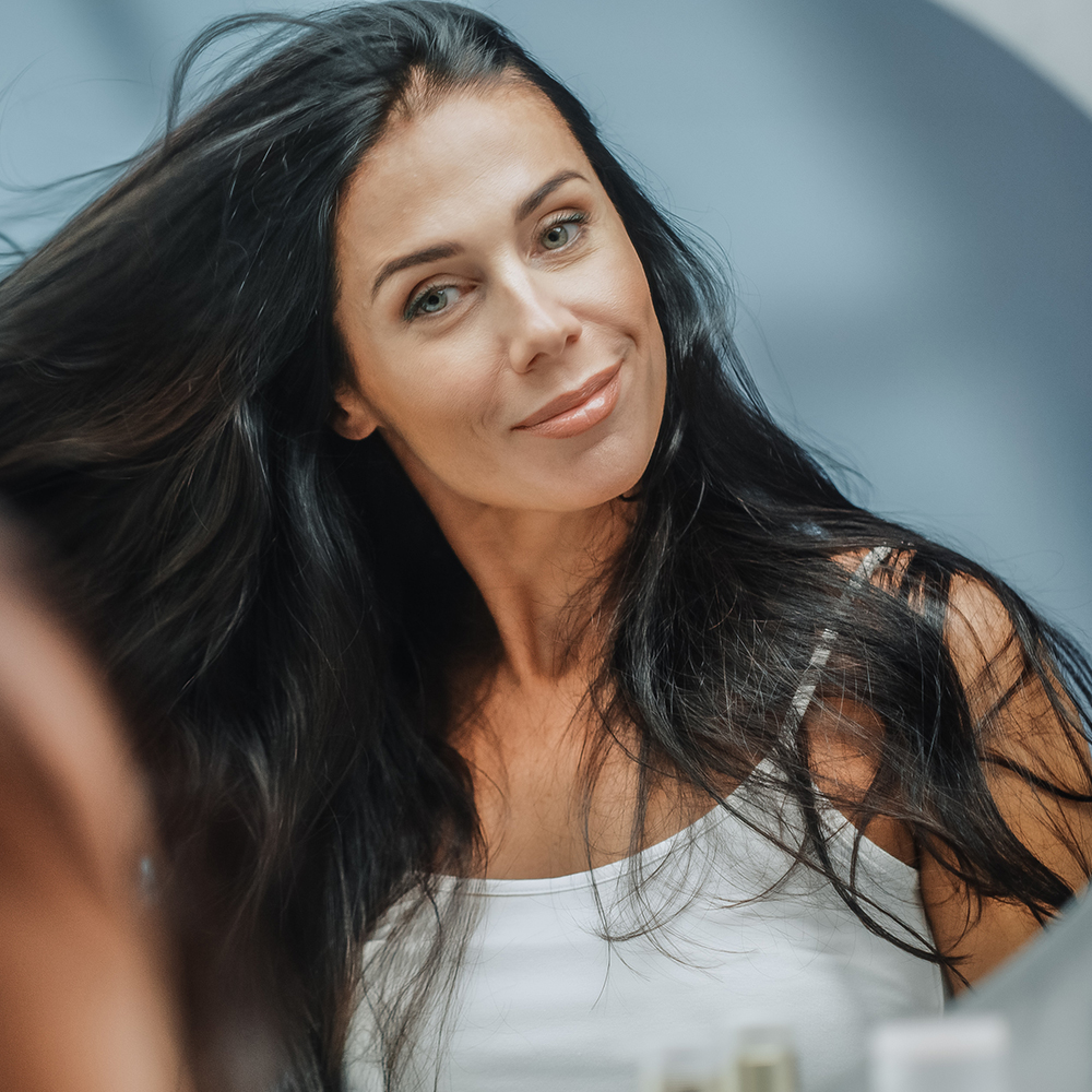 Blepharoplasty in Miami for women and men with upper eyelid aging signs